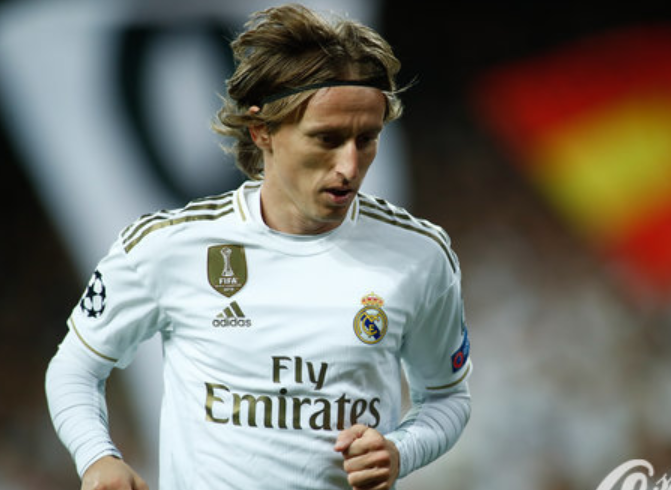 解析“锦标赛专业户”的生存逻辑：高风险下的高额回报管理。（解密锦标赛“专业户”的生存之道：在高风险中驾驭高回报）