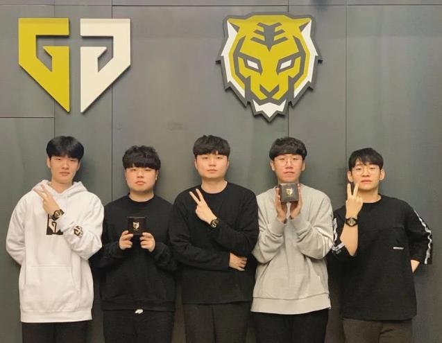 必须从目前 必须从目前